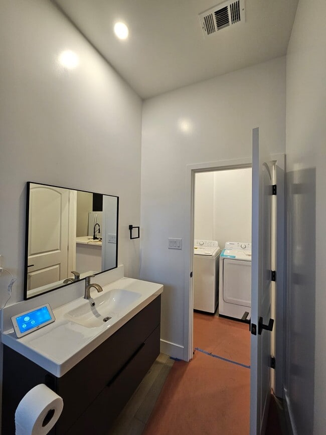 886 Barri Dr in San Leandro, CA - Building Photo - Building Photo