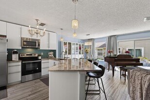 805 Old Bridge Rd in Jacksonville, FL - Building Photo