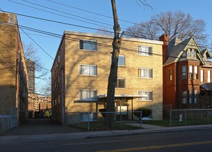 176 Sigourney St in Hartford, CT - Building Photo - Building Photo