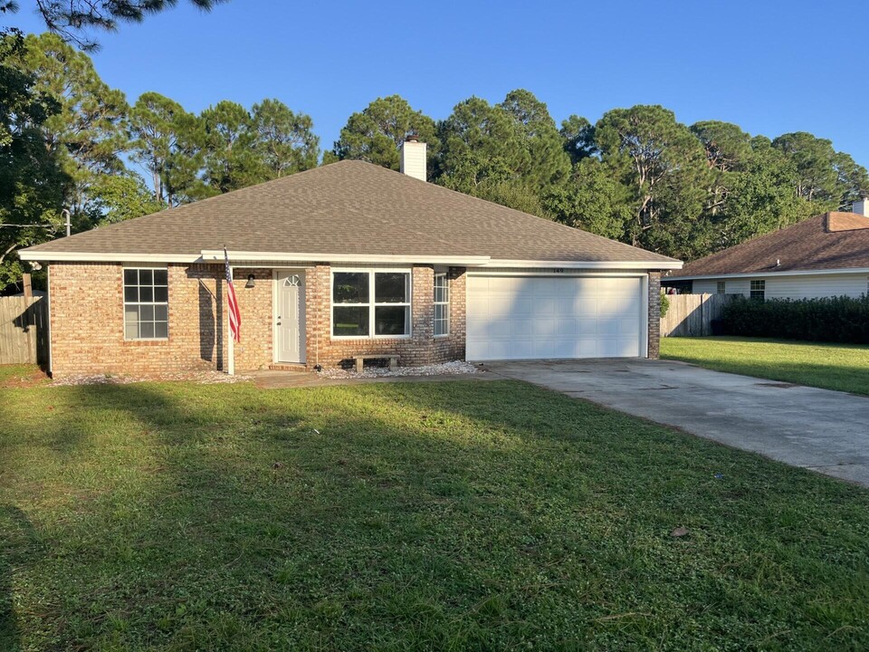 149 Palmetto Ave in Mary Esther, FL - Building Photo