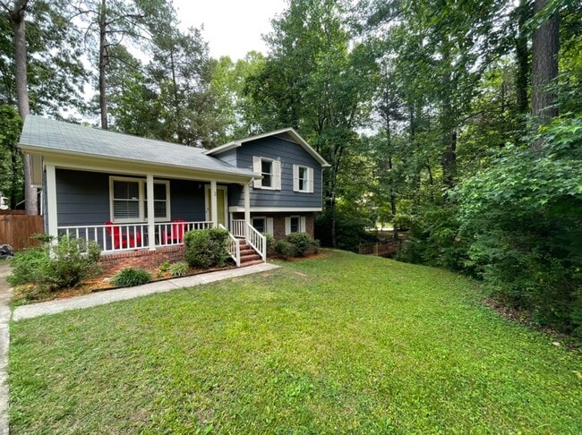 property at 2 Rollingview Ct