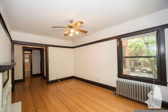 1448 W Cornelia Ave, Unit 2 in Chicago, IL - Building Photo - Building Photo