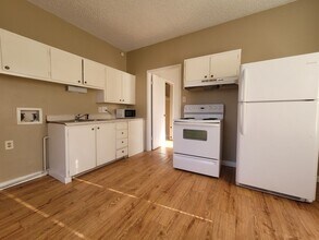 1301 Avenue C in Brownwood, TX - Foto de edificio - Building Photo