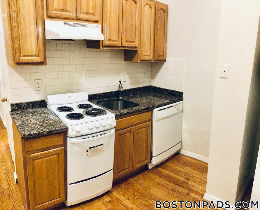 309 Huntington Ave in Boston, MA - Building Photo