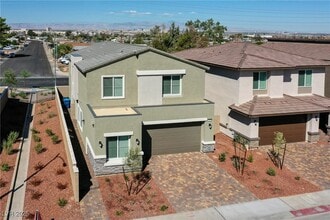 513 Preston Crst St in Henderson, NV - Building Photo - Building Photo