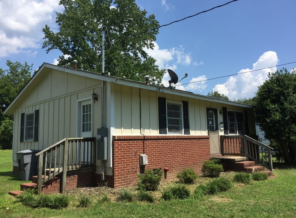 101 Mint St in Clover, SC - Foto de edificio