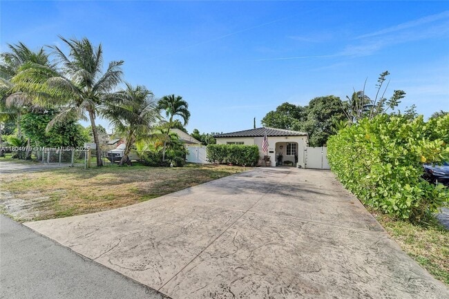 property at 2826 Dewey St