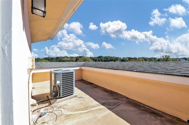 property at 745 Fountainhead Ln NE