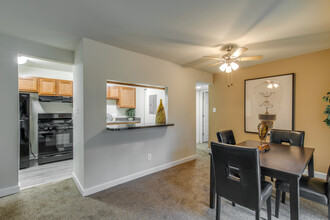 Woodland Landing in Lanham, MD - Building Photo - Interior Photo