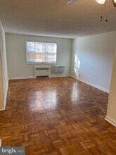 4370 N Pershing Dr in Arlington, VA - Building Photo - Building Photo