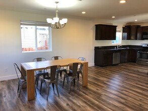 1253 W 35th St in Los Angeles, CA - Building Photo - Building Photo