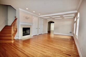 1904 Alta Vista Ct in Naperville, IL - Building Photo - Building Photo