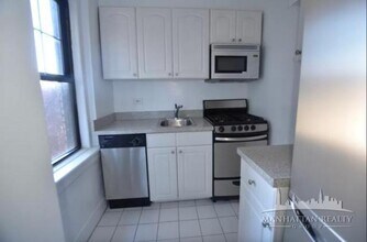 95 Christopher St in New York, NY - Building Photo - Building Photo