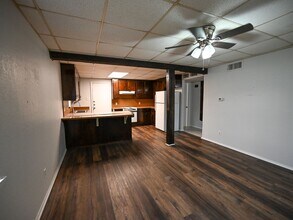 104 E Shoemaker St in Decatur, TX - Building Photo - Building Photo