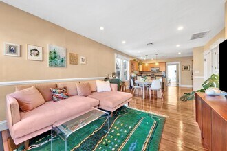 772 Centre St, Unit 1 in Boston, MA - Building Photo - Building Photo