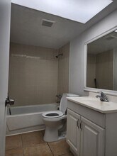 1140 S Ridgewood Ave in Daytona Beach, FL - Building Photo - Building Photo