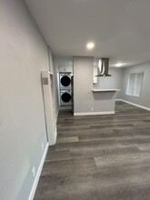 422 Almond Ave in Long Beach, CA - Building Photo - Building Photo