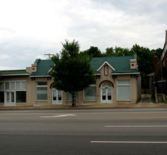 1734 Poplar Ave in Memphis, TN - Building Photo - Building Photo