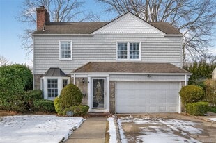 78 Garfield St in Garden City, NY - Building Photo