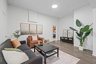 235 S 300 E in Provo, UT - Building Photo - Building Photo