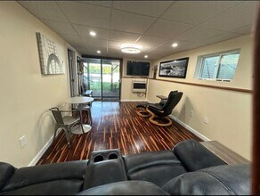 15 Shore Dr in Salem, NH - Foto de edificio - Building Photo