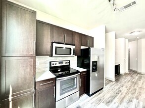 3788 Richmond Ave. in Houston, TX - Foto de edificio - Building Photo