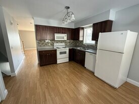 300 Saratoga Ave in Mechanicville, NY - Building Photo