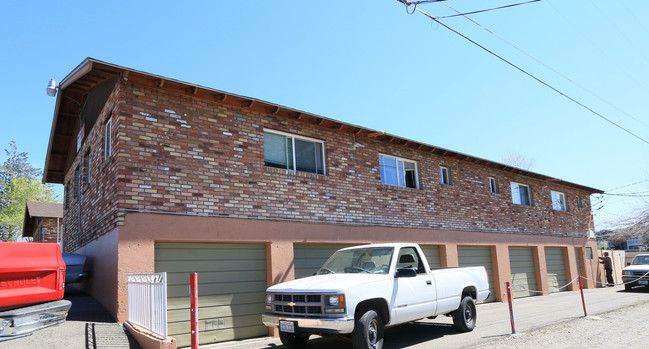 124 Malone Ln in Reno, NV - Building Photo - Building Photo