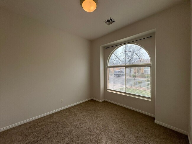 2560 W 225 N in Hurricane, UT - Building Photo - Building Photo