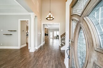 9660 Fairdale Ln in Houston, TX - Foto de edificio - Building Photo