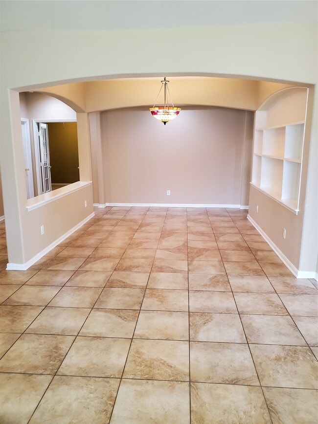 property at 2715 Falling Forest Ct