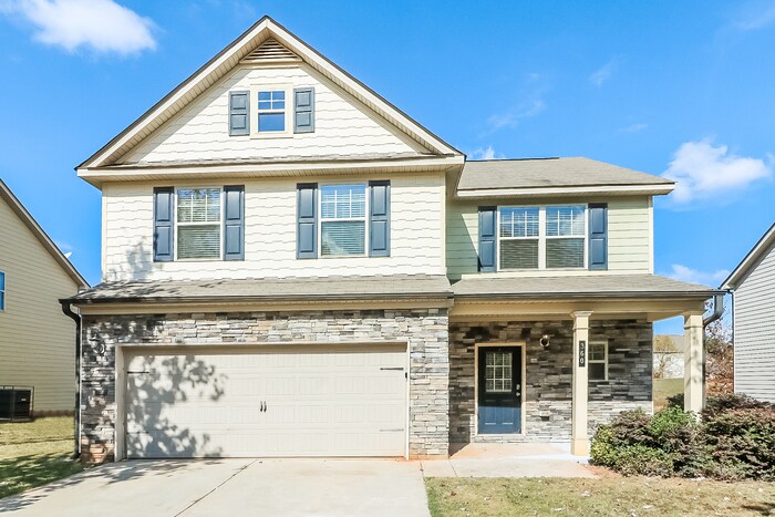 360 Bandelier Cir in Hampton, GA - Building Photo