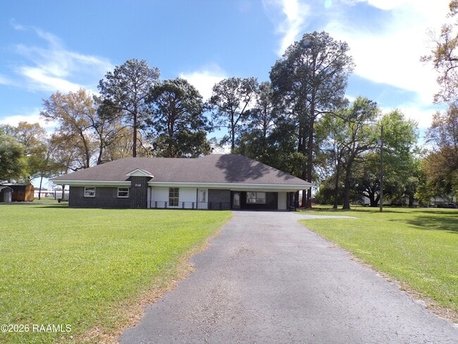 208 Thoroughbred Dr in Lafayette, LA - Building Photo - Building Photo