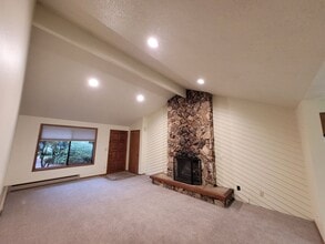 5085 Kaufman Loop SE in Salem, OR - Building Photo - Building Photo