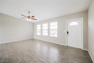 1911 NE 17th Pl in Cape Coral, FL - Building Photo - Building Photo