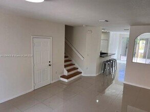 16546 SW 71st Terrace in Miami, FL - Building Photo - Building Photo