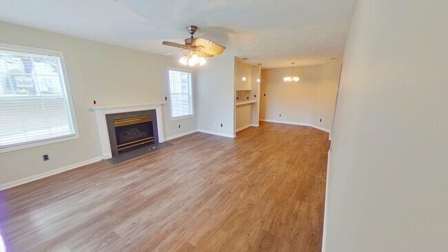 300 Waterdown Dr in Fayetteville, NC - Building Photo - Building Photo