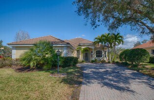 7243 Brambury Ct in Sarasota, FL - Building Photo