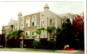 a5430 in Los Angeles, CA - Building Photo