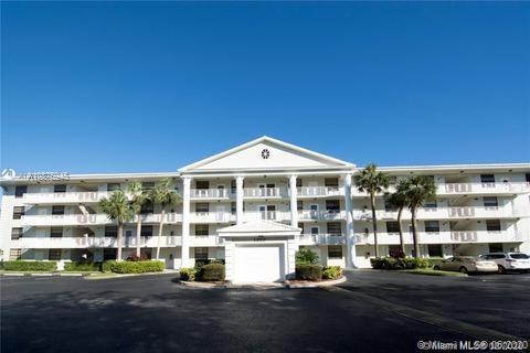 1721 Whitehall Dr-Unit -402 in Davie, FL - Building Photo