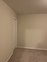 1057 Marne Blvd in Hinesville, GA - Building Photo