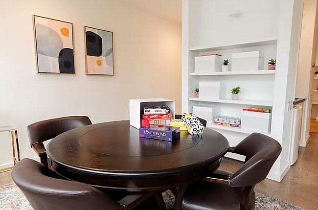 property at 4904 S Shepherd Dr