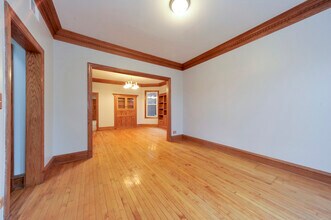 1943 N Kedvale Ave in Chicago, IL - Building Photo - Building Photo