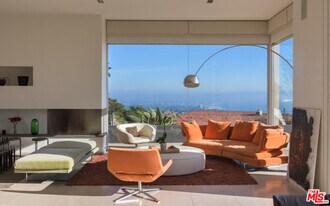 1099 Vista Grande Dr in Los Angeles, CA - Building Photo