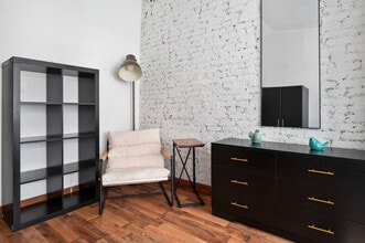 247 W 29th St in New York, NY - Building Photo - Building Photo