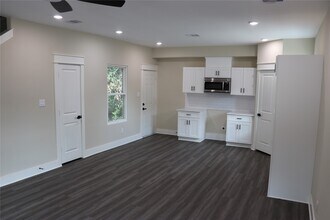 9439 Radio Rd in Houston, TX - Building Photo - Building Photo