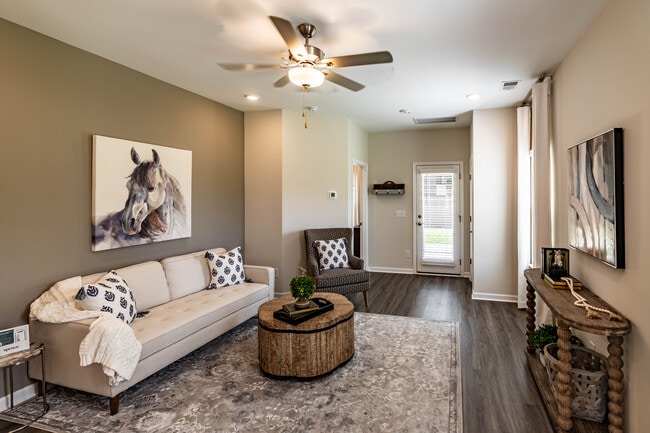 Harts Branch Townhomes in Smyrna, TN - Building Photo - Interior Photo