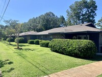 Whispering Woods in Pensacola, FL - Foto de edificio - Building Photo