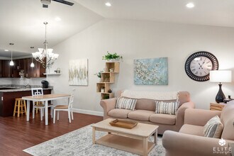 920 W Wilder Ave in Wasilla, AK - Building Photo - Building Photo