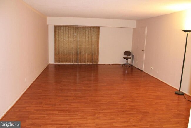 7621 Tremayne Pl in McLean, VA - Foto de edificio - Building Photo
